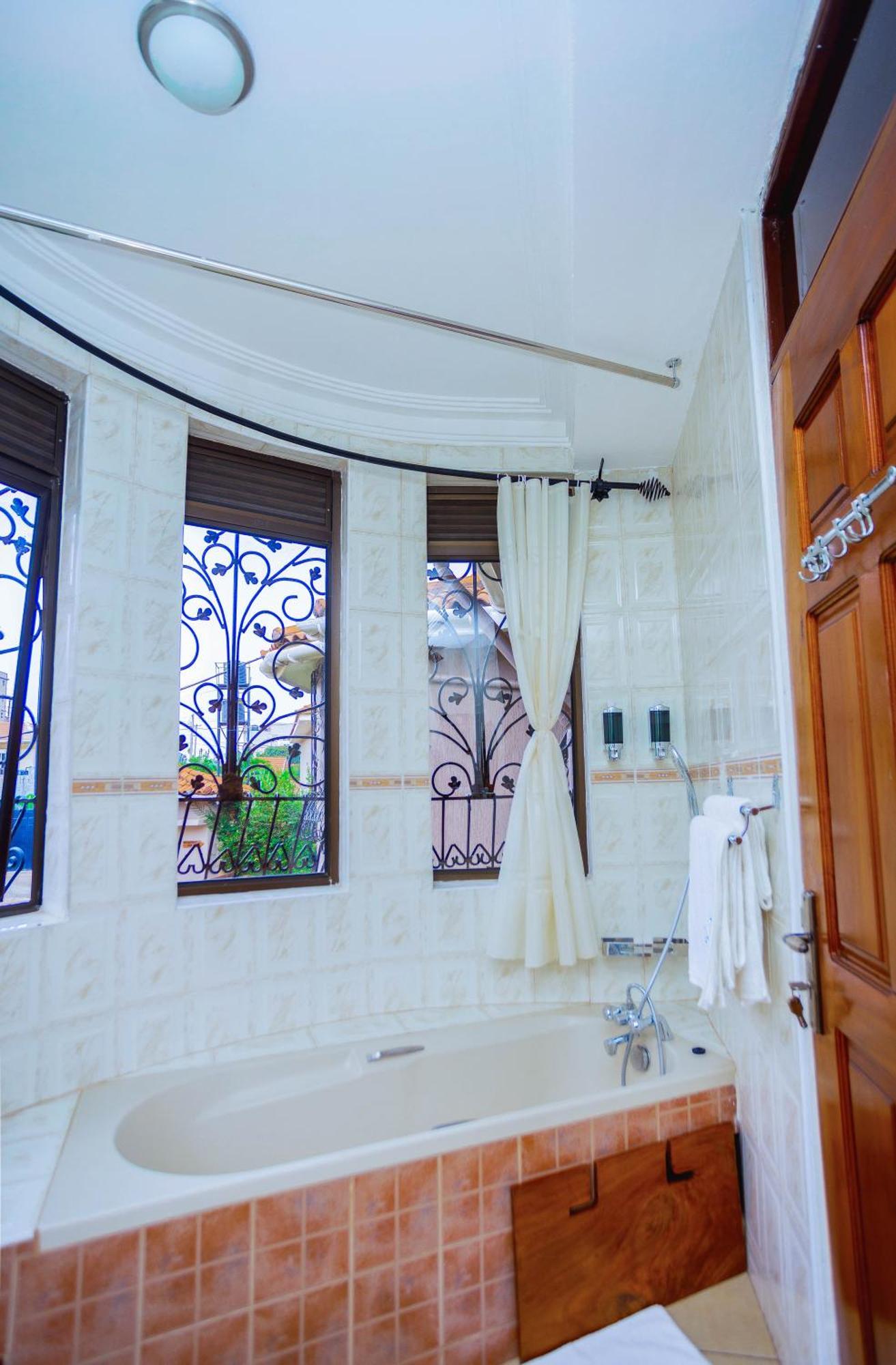 Gazelle Guest House Kampala Dış mekan fotoğraf